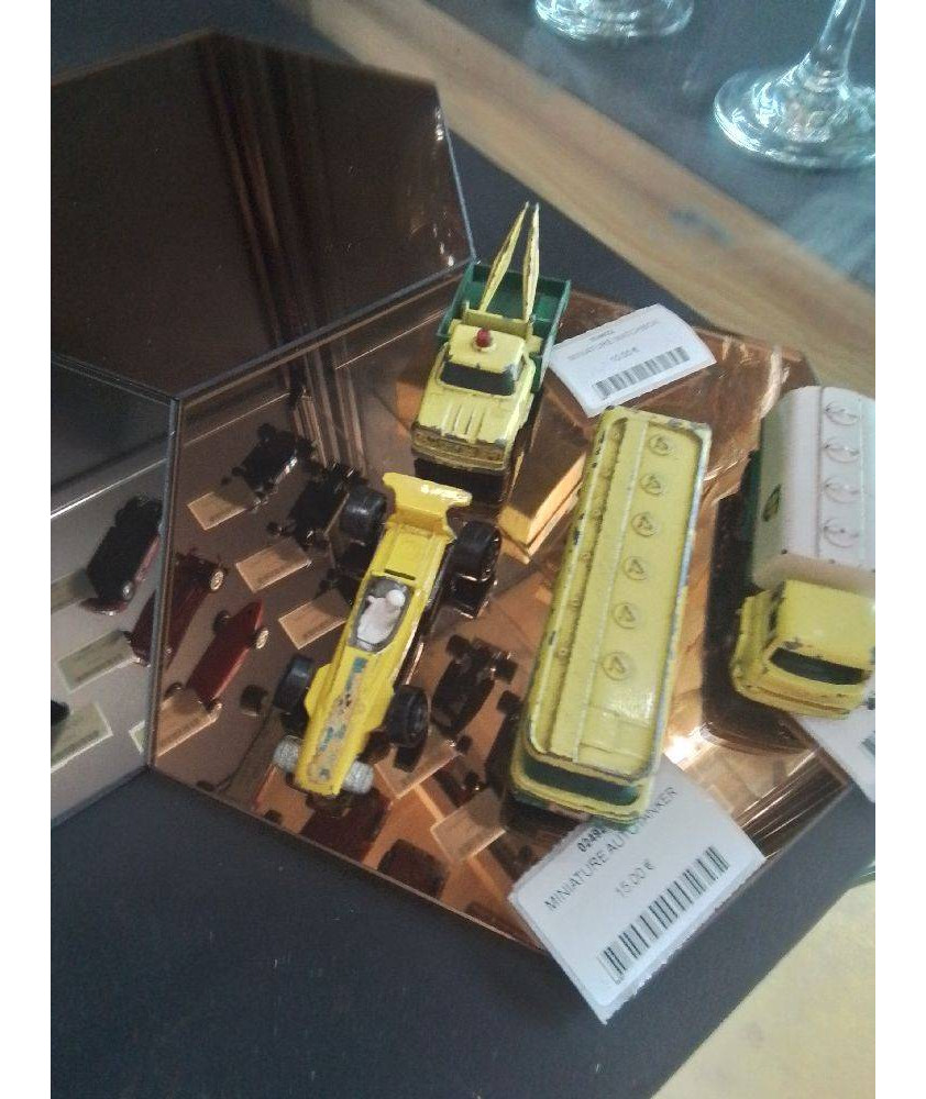 MINIATURE MATCHBOX