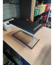 AQUARIUM VERRE ET RÉSINE NOIR