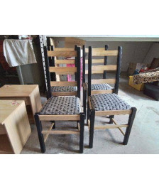 CHAISE NOIR ET BEIGE AVEC MOTIF 