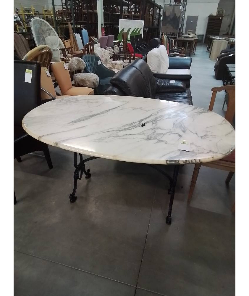 TABLE OVALE BISTROT PIÈTEMENT FONTE NOIR PLATEAU MARBRE BLANC VEINE 