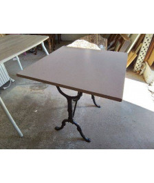 PETITE TABLE BISTROT PIED EN FONTE 