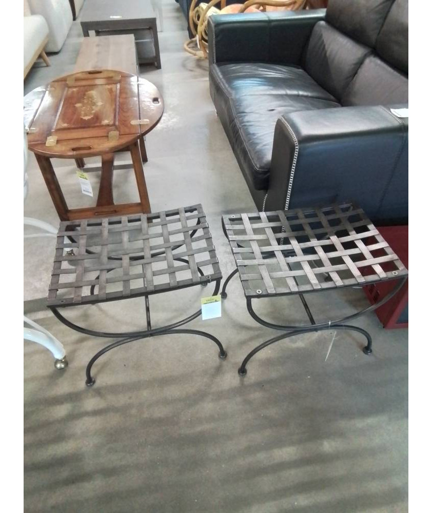 TABOURET MÉTAL NOIR AJOURÉ 