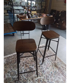 PAIRE DE TABOURETS DE BAR PIÈTEMENT MÉTAL NOIR ASSISE ET DOSSIER BOIS STYLE INDUSTRIEL 