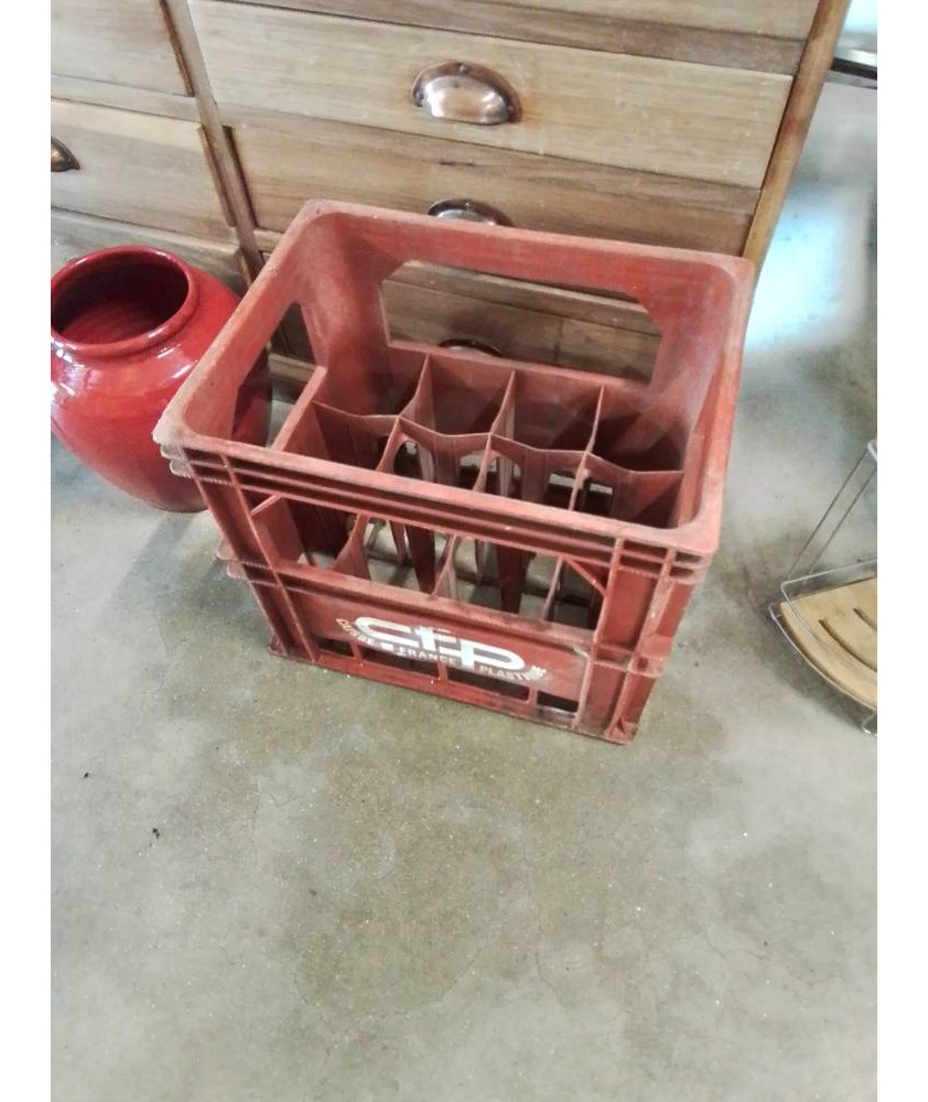 CASIER A BOUTEILLES RÉSINE ROUGE CFP