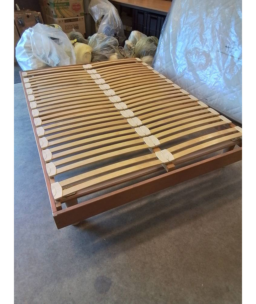 SOMMIER CADRE BOIS A LATTES AVEC PIEDS 140X190CM