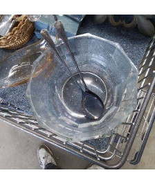 LOT SALADIER VERRE PIED + CUILLERE METAL ARGENTÉ 