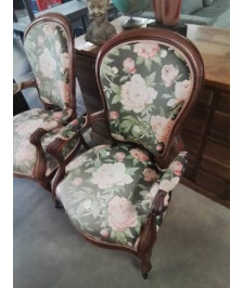 FAUTEUIL ACAJOU CAPITONNÉ TISSU VERT DÉCOR AUX ROSE NAPOLÉON III 