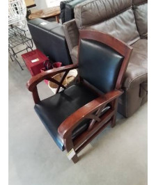 FAUTEUIL TECK STYLE COLONIAL ASSISE ET DOSSIER CAPITONNÉ CUIR NOIR