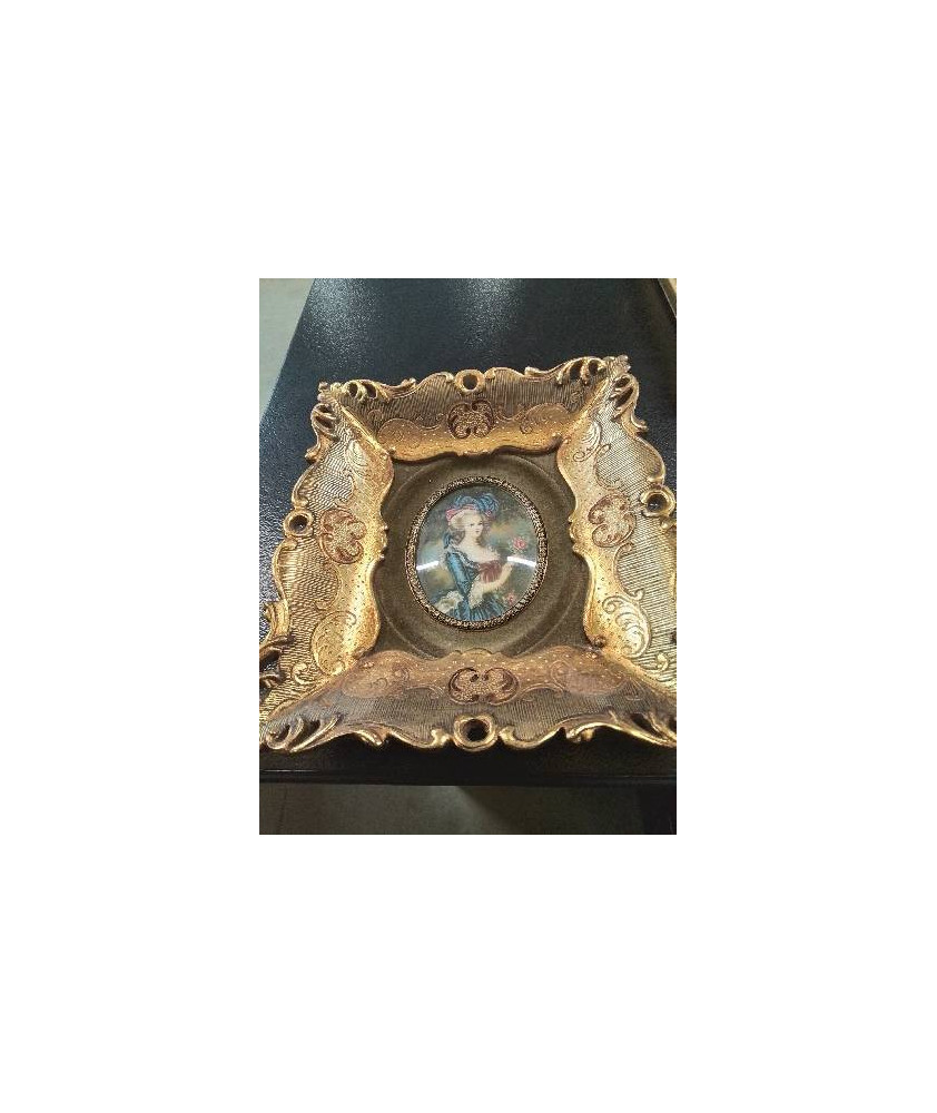 PORTRAIT MÉDAILLON MARIE ANTOINETTE ENCADREMENT BOIS DORÉ STYLE LOUIS XV 