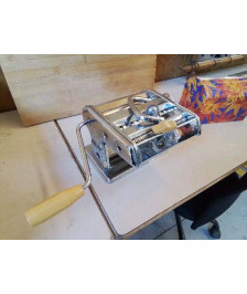 MACHINE A PÂTES 
