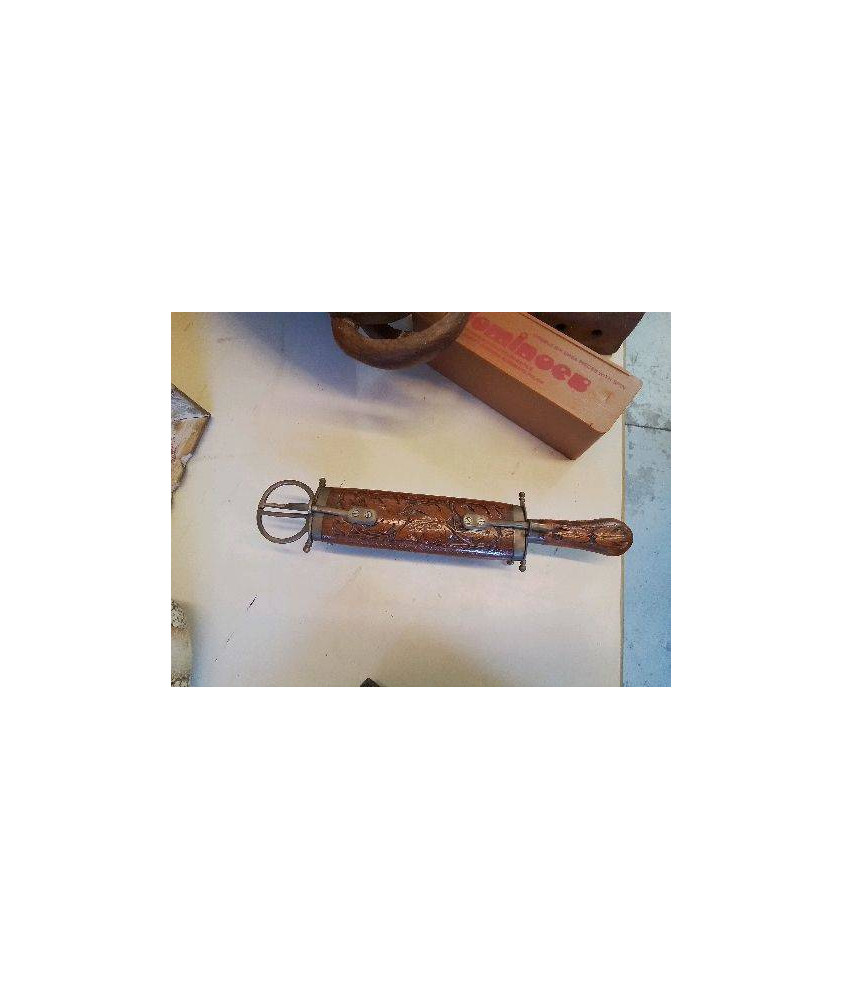 COUTEAU AVEC FOURREAU 