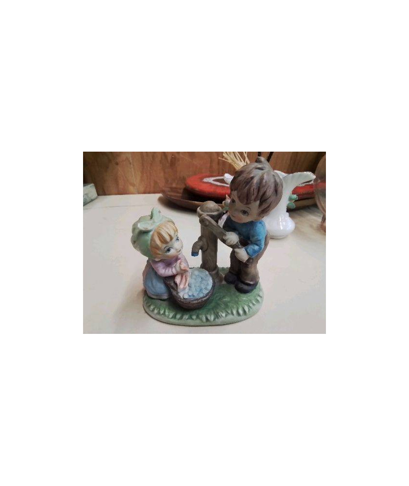 FIGURINE EN BIS CUIT 