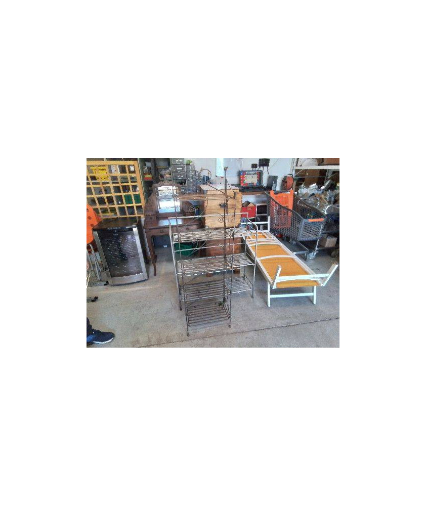 ETAGERE EN FER PLIANTE 