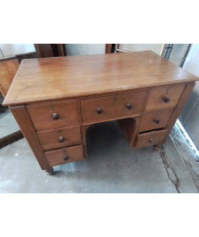 BUREAU DE MAITRE