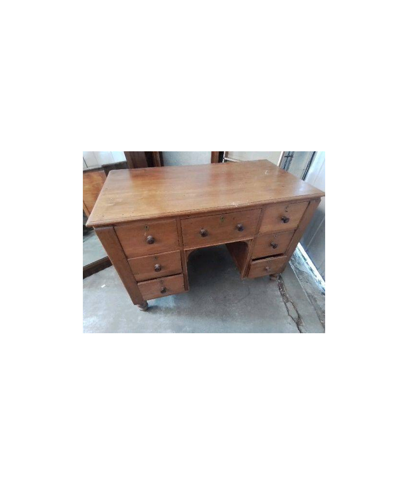 BUREAU DE MAITRE