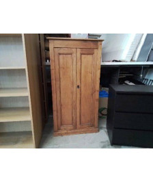 ARMOIRE ÉTROITE 