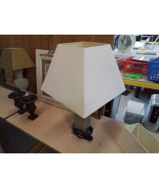 LAMPE PIED EN METAL 