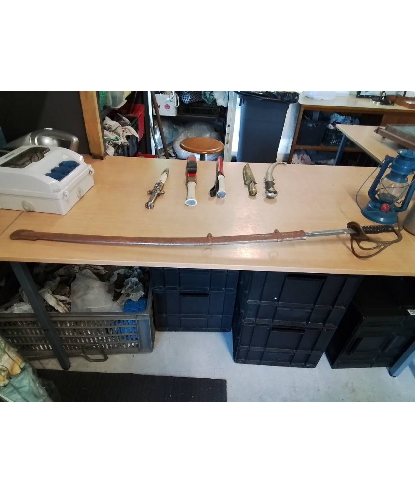 SABRE DE CAVALERIE  AVEC FOURREAU EN L’ÉTAT