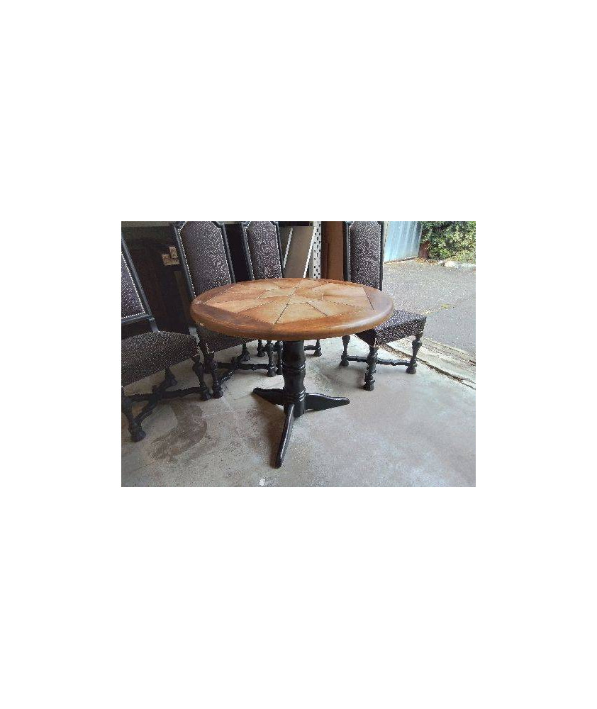 TABLE RONDE PLATEAU CARRELÉ 