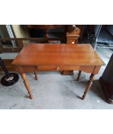 PETIT BUREAU 
