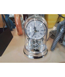 PETITE HORLOGE SOUS CLOCHE 