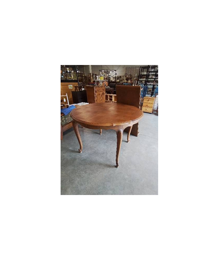 TABLE RONDE 2 RALLONGES DE 50 CM  STYLE REGENCE PIEDS ESCARGOT GALBES