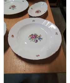 SERVICE DE TABLE PORCELAINE AUX FLEURS ANNÉES 60