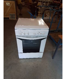 CUISINIÈRE ÉLECTRIQUE 4 FEUX INDESIT 