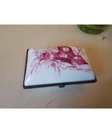 BOITE EN PORCELAINE 