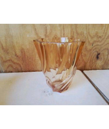 VASE EN VERRE ROSE