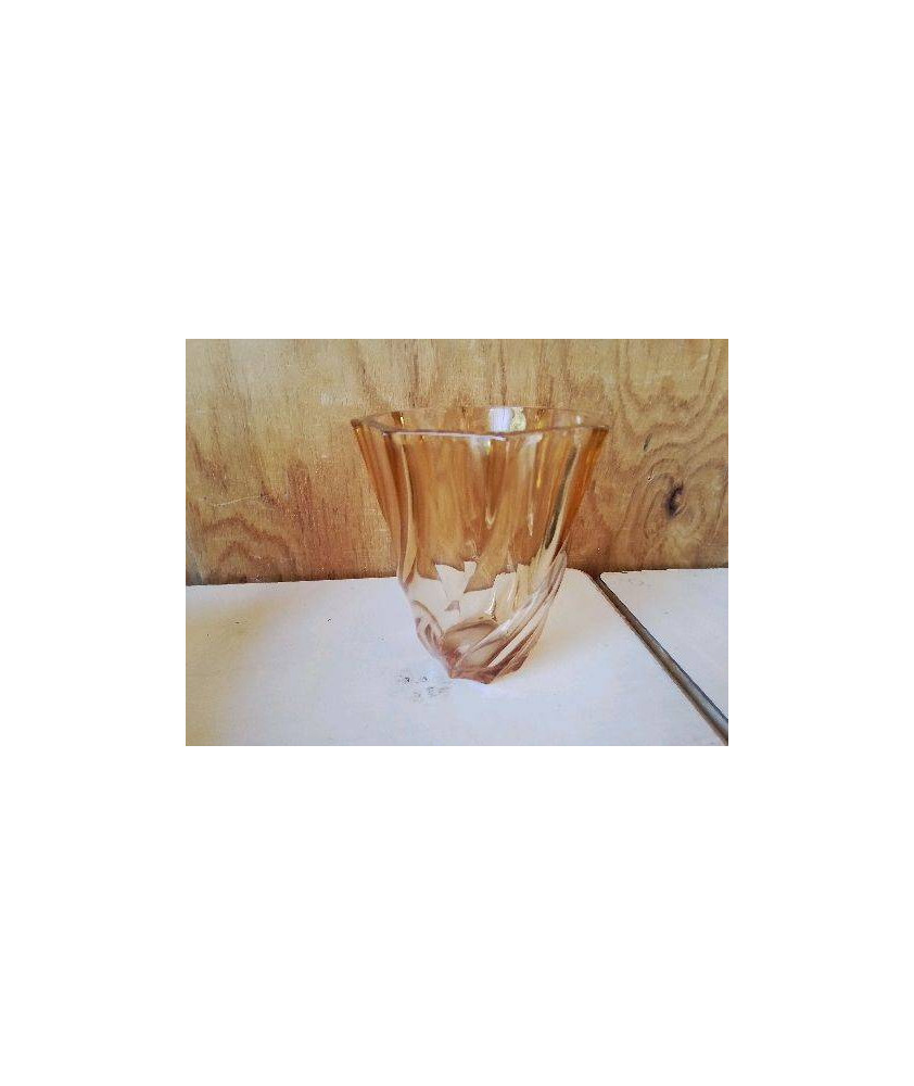 VASE EN VERRE ROSE