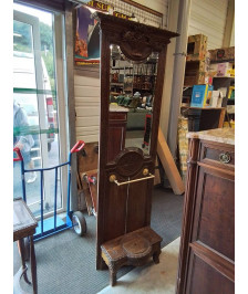 VESTIAIRE CAUCHOIS BOIS SCULPTÉ AU PANIER DÉBUT XXE