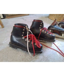 CHAUSSURES DE SKI ANCIENNE