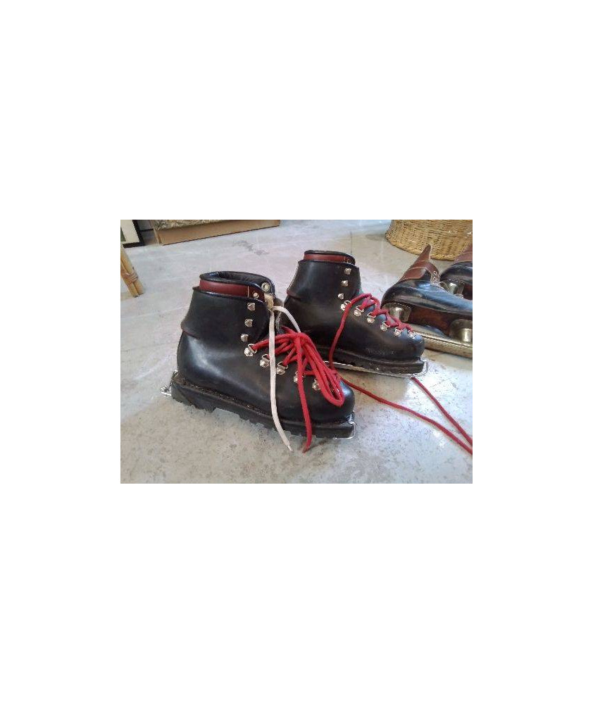 CHAUSSURES DE SKI ANCIENNE