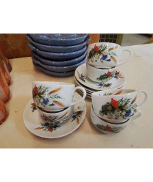TASSE A CAFE AVEC SOUCOUPE EN PORCELAINE 