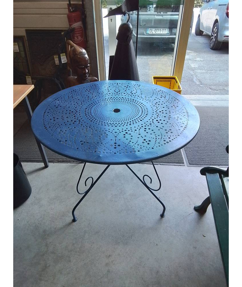 TABLE DE JARDIN RONDE FER FORGÉ BLEU AJOURÉ 