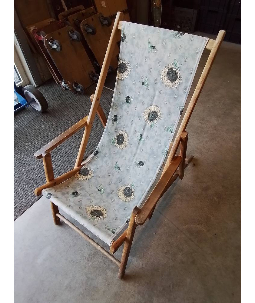 TRANSAT PLIANT BOIS ET TISSU BLEU AUX FLEURS 