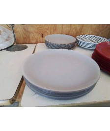 LOT DE 8 ASSIETTES PLATES GRISE