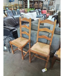 PAIRE DE CHAISES A ENTRETOISE BOIS CLAIR PAILLÉ DOSSIER 3 BARREAUX CINTRÉ 