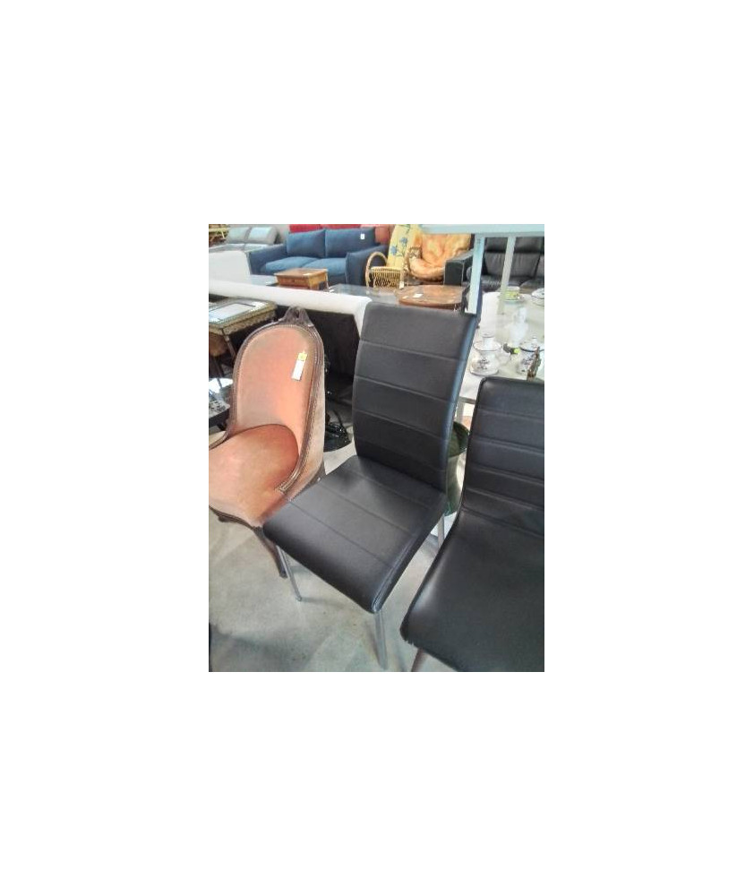 CHAISE PU NOIR PIÈTEMENT MÉTAL CHROMÉ 