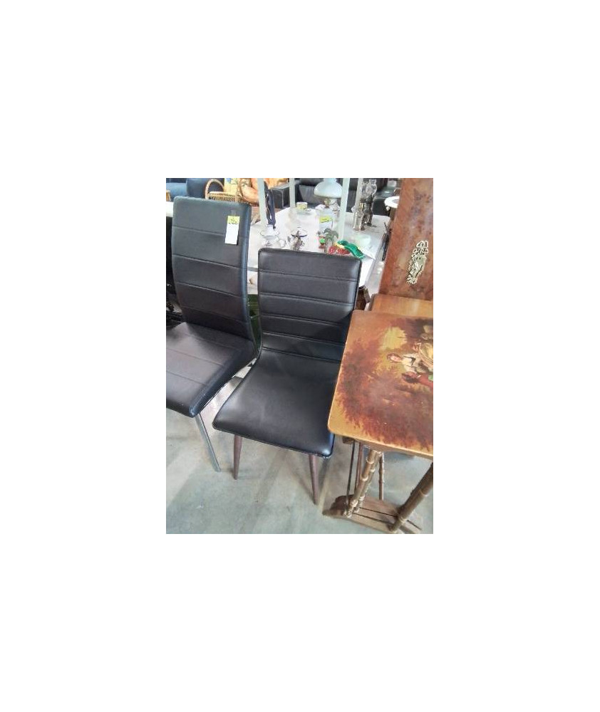 CHAISE PU NOIR PIÈTEMENT BOIS