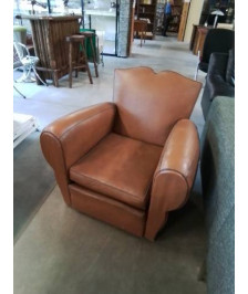 FAUTEUIL CLUB SKAÏ COGNAC DOSSIER MOUSTACHE ANNÉES 50