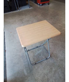 TABLE D’APPOINT PLIANT PIÈTEMENT MÉTAL GRIS PLATEAU BOIS CLAIR 