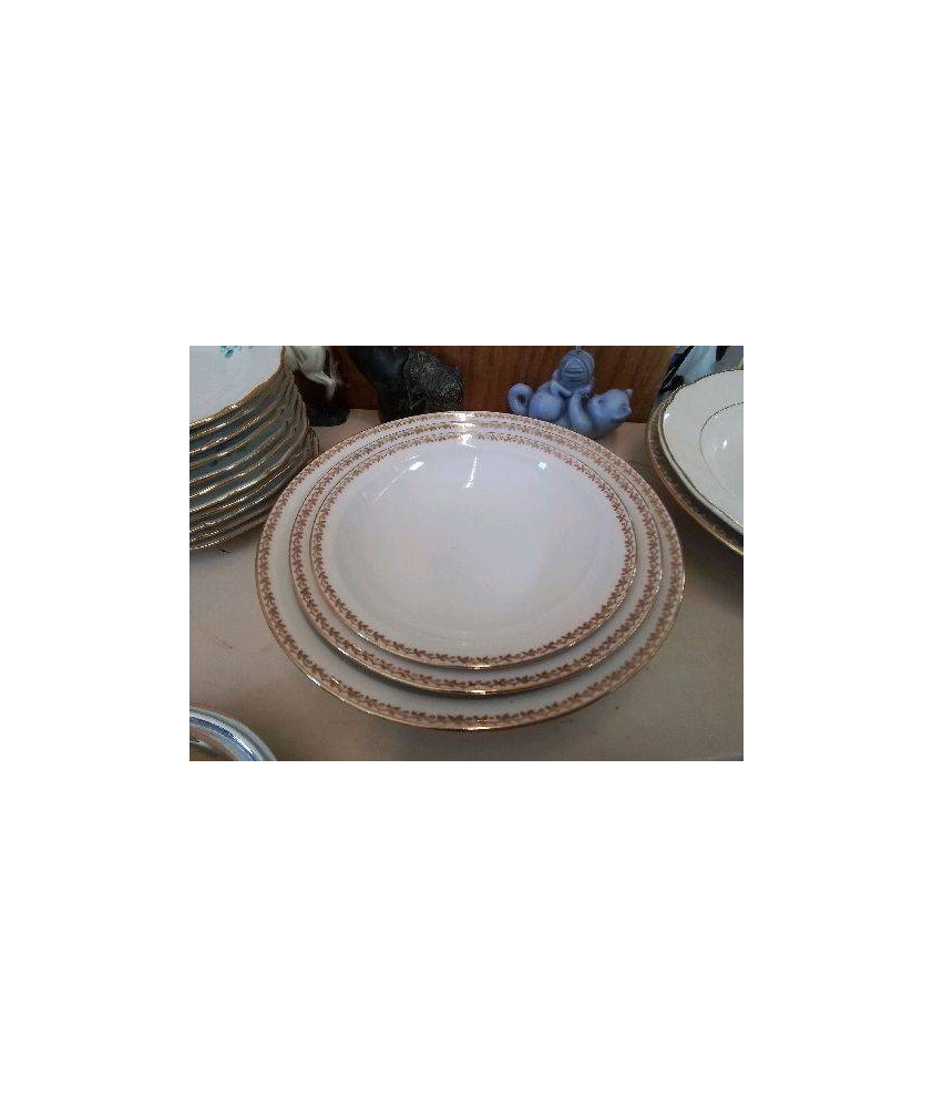 LOT DE 3 PLAT EN PORCELAINE BORDURE DORÉ 