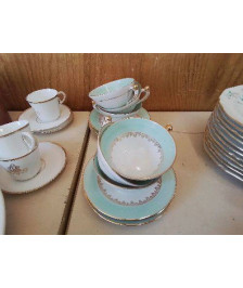 PETITE TASSE ET SOUCOUPE BLEU BORDURE DORÉ 