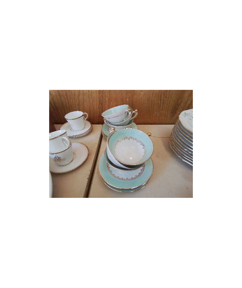 PETITE TASSE ET SOUCOUPE BLEU BORDURE DORÉ 
