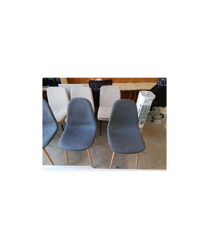 CHAISE GRISE TAPISSÉ 