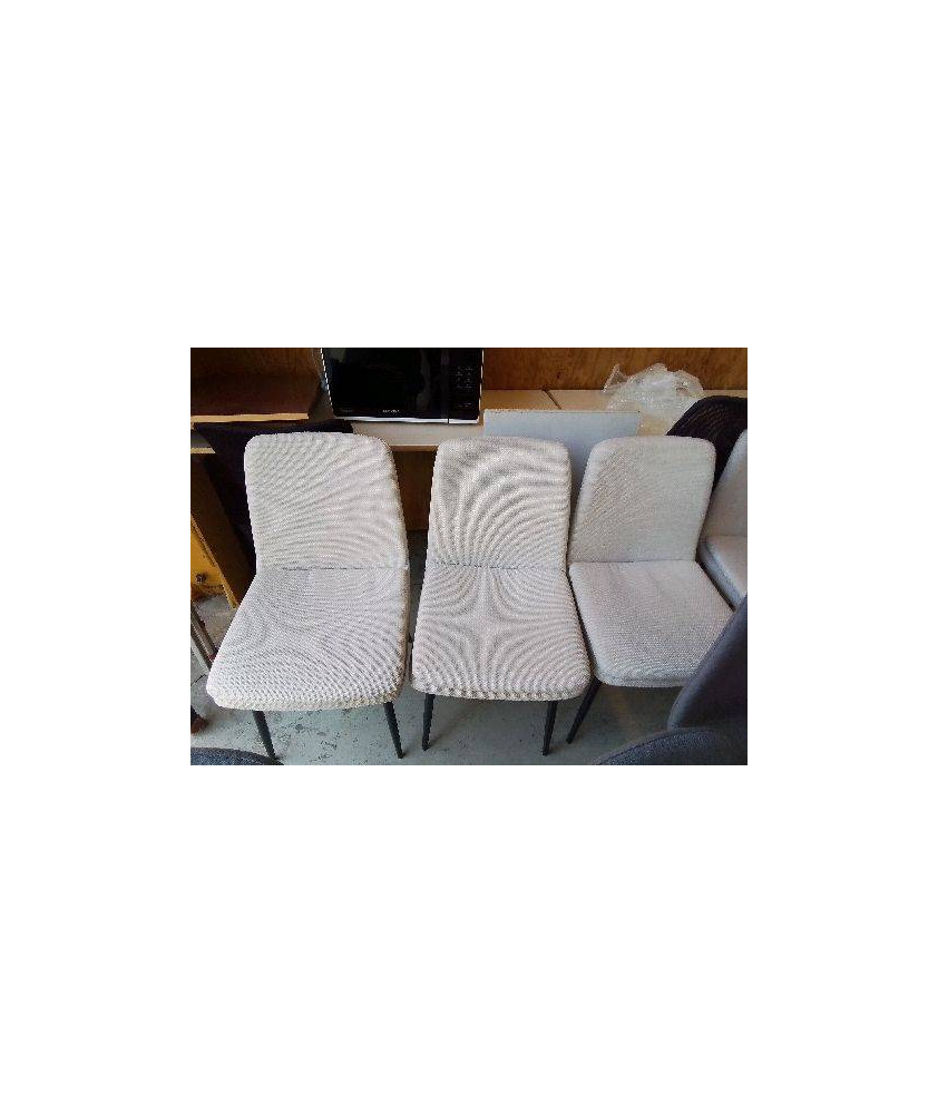 CHAISE BEIGE TAPISSÉE 