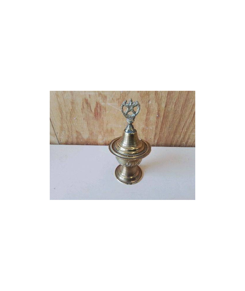 OBJET EN LAITON 