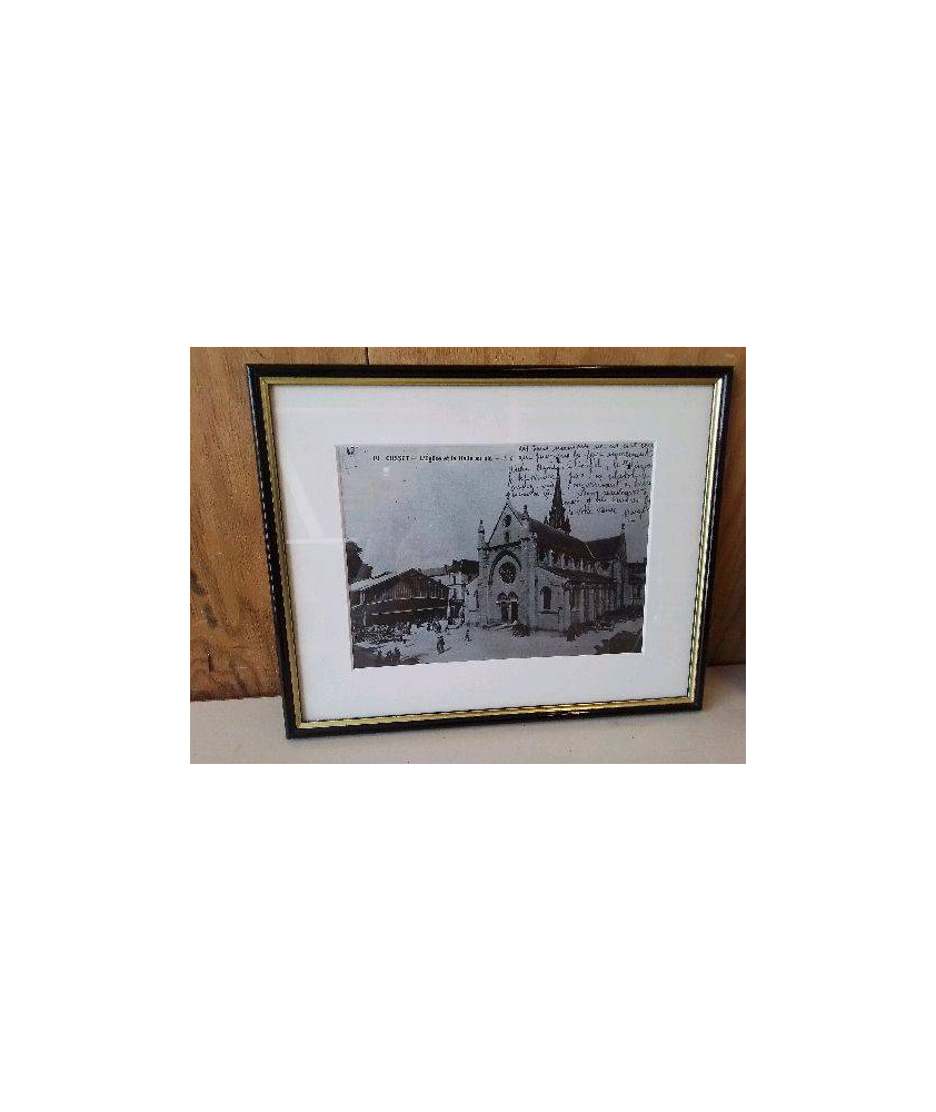 PHOTO DES HALLES ET DE L’EGLISE DE CUSSET DEBUT XX EME